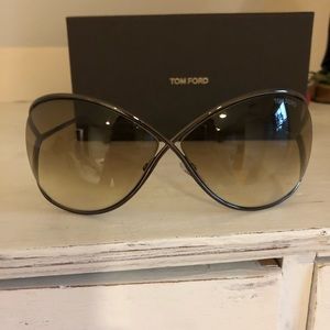 Tom Ford Miranda Sunglasses with box and case
